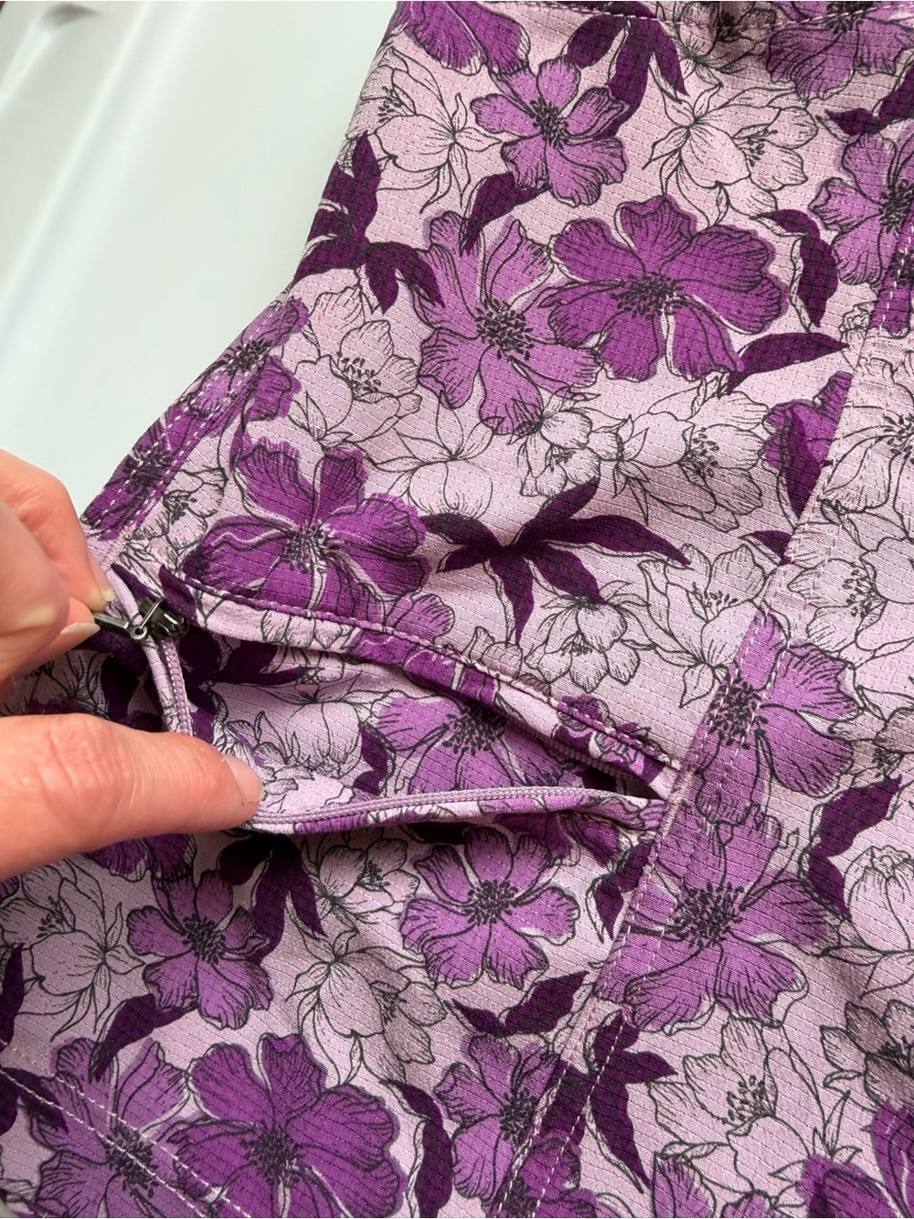 Duluth Trading Purple Floral Stretch Hiking Outdoor Shorts Women’s Size 6 - Picture 3 of 8